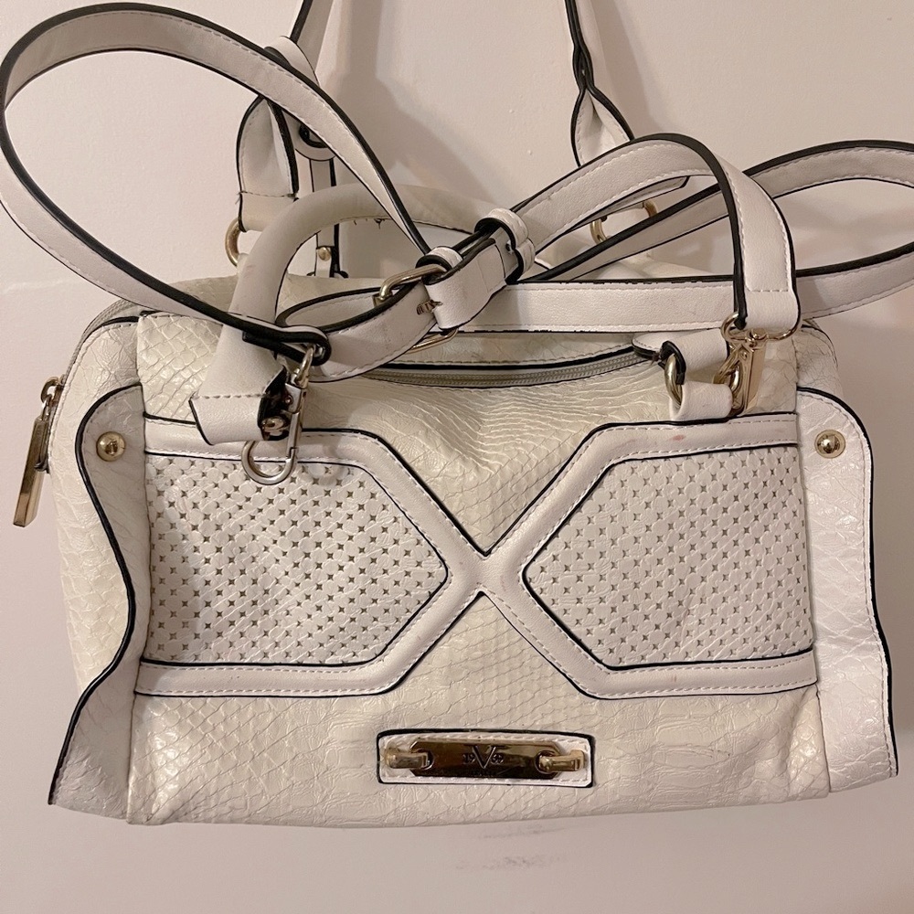 Versace 19V69 Luxurious White Satchel with Quilted Texture and Gold Accents - Picture 3 of 17